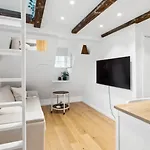 아파트 Charming Loft City Center